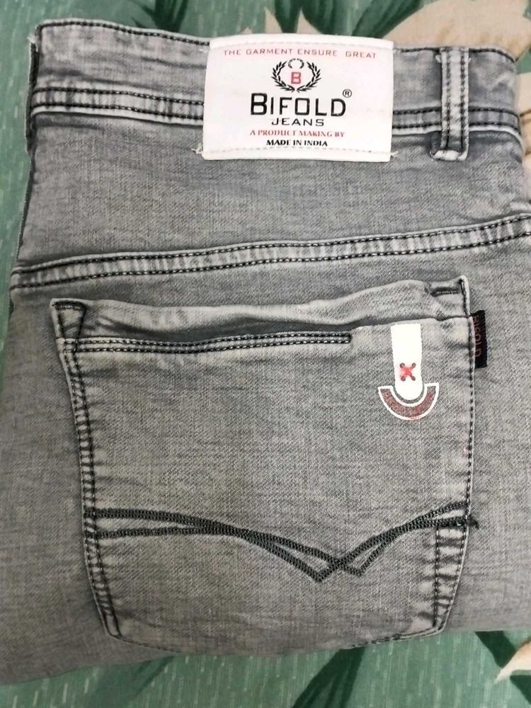 Bifold Gray Wash Jeans