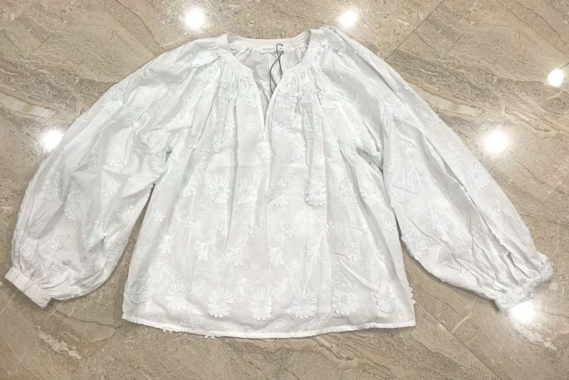 3D Floral Emb Blouse