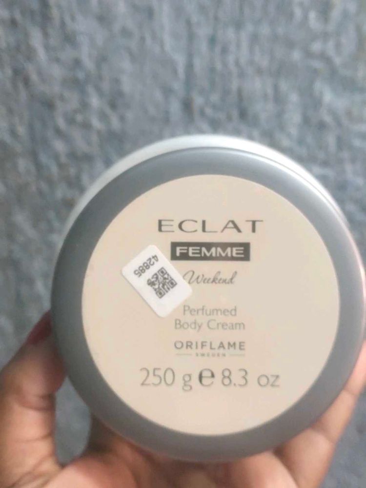Oriflame Eclat Femme Weekend Body Cream