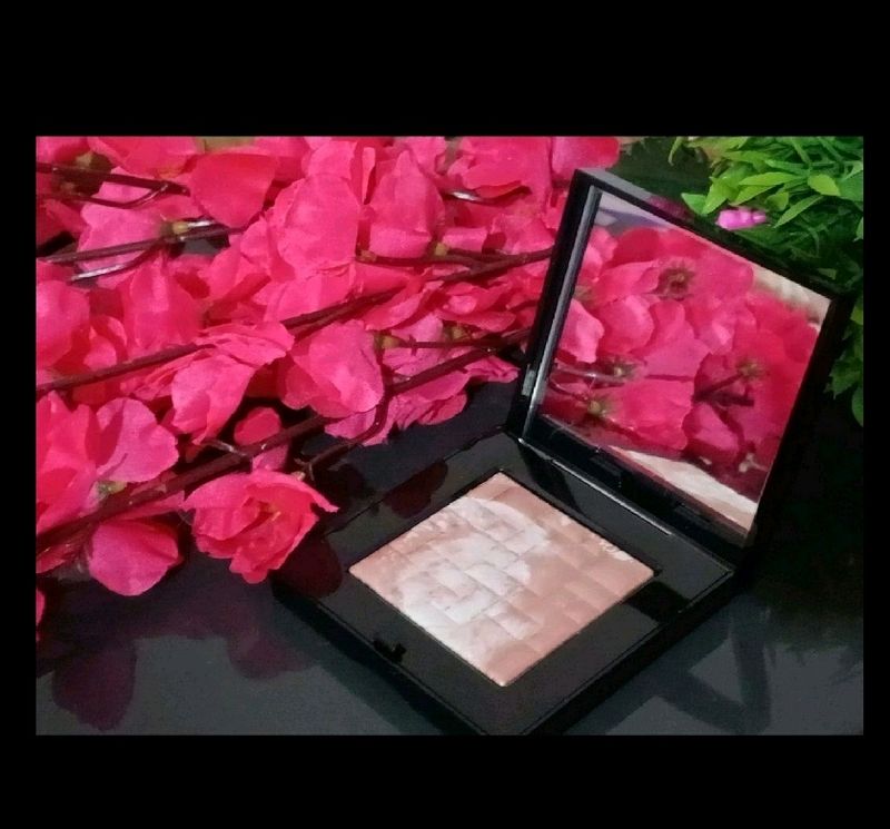 Combo Bb Highlighter &amp; Estee Lose Powder