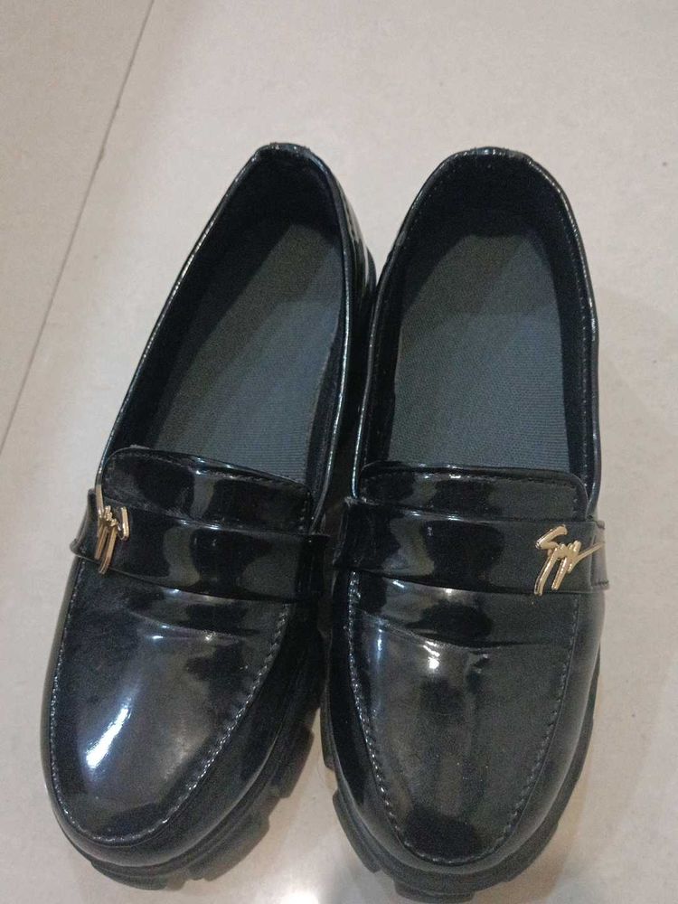 Shoes Which U Can Wear With Formals As Well Casual