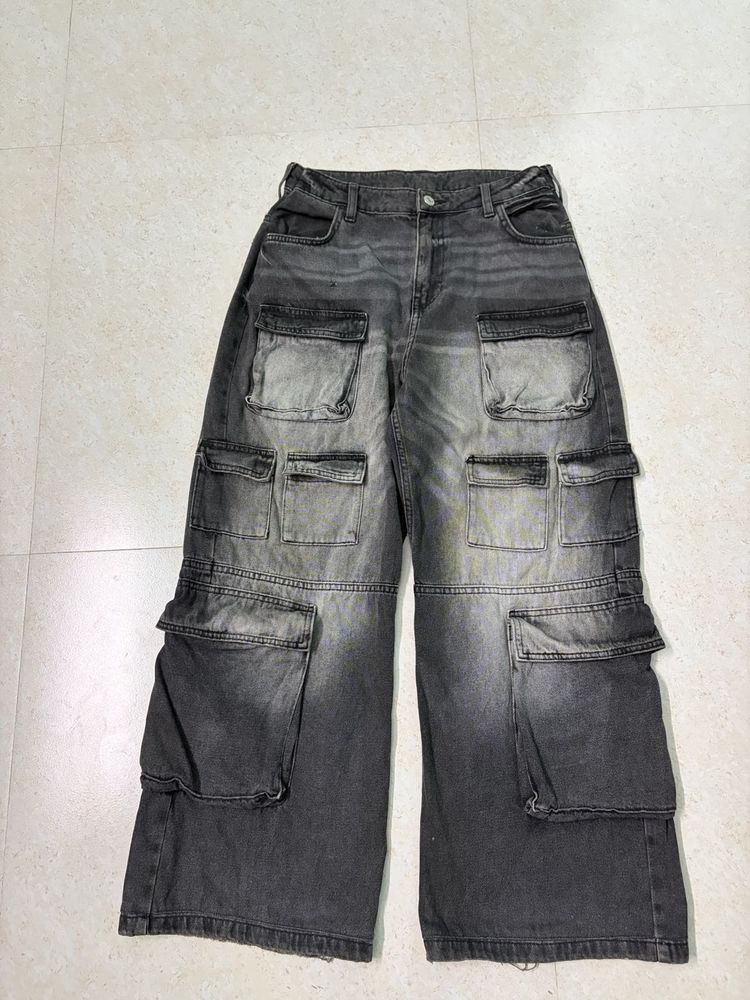 Gray Cargo Jeans🥰 ( no flaw )