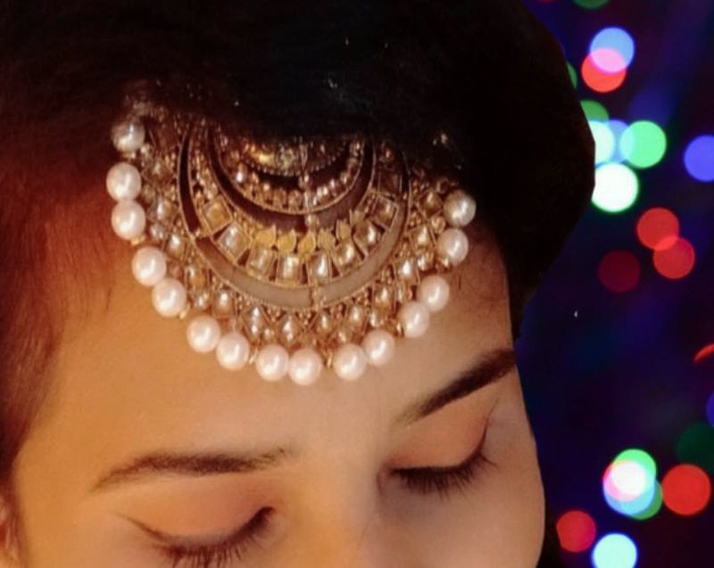 Elegant Maangtika jhumka set