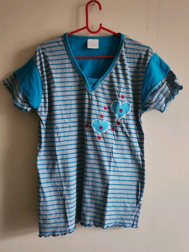 Night Wear Top And Capri