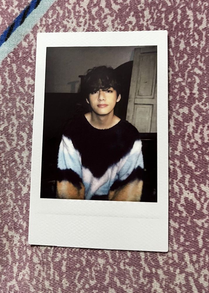 BTS V deco ki Polaroid