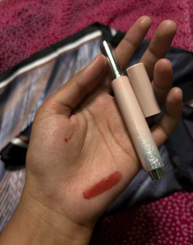 Gege Bear  Lip Oil (Click Type)