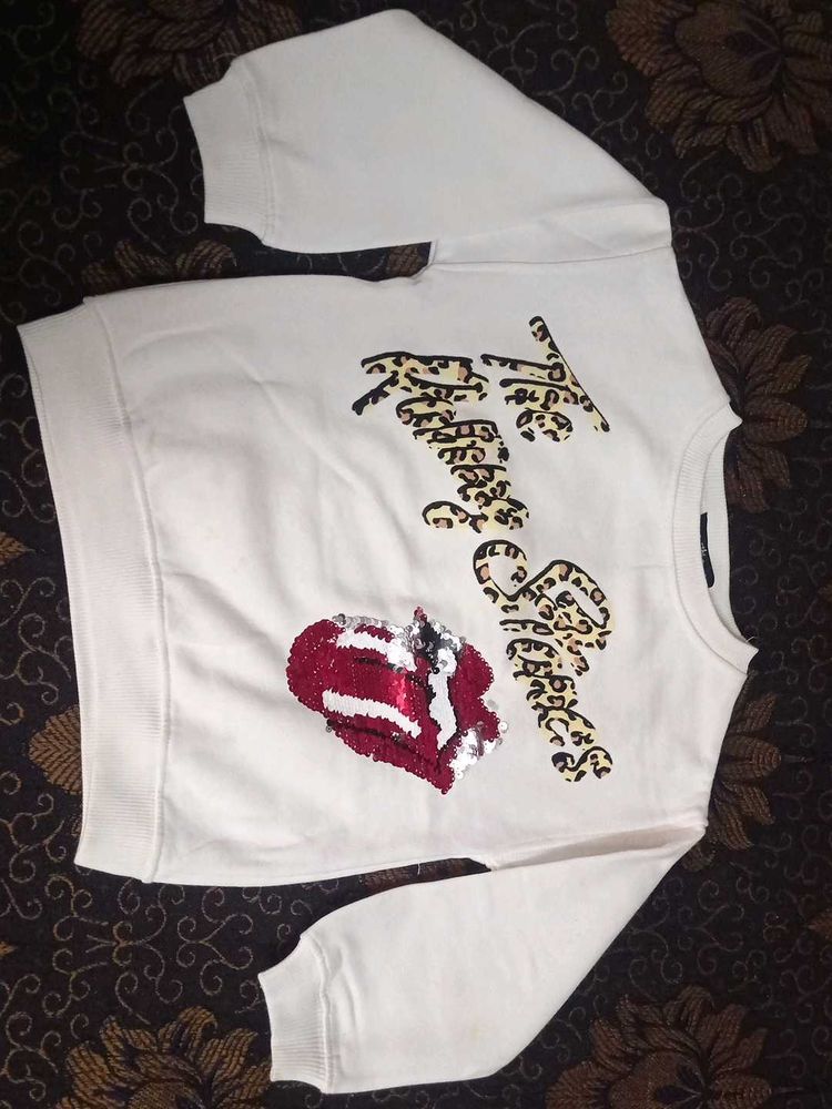 Stylish White Graphic Sweatshirt