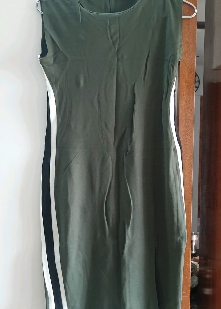 Green Straight Fit One-piece 💚