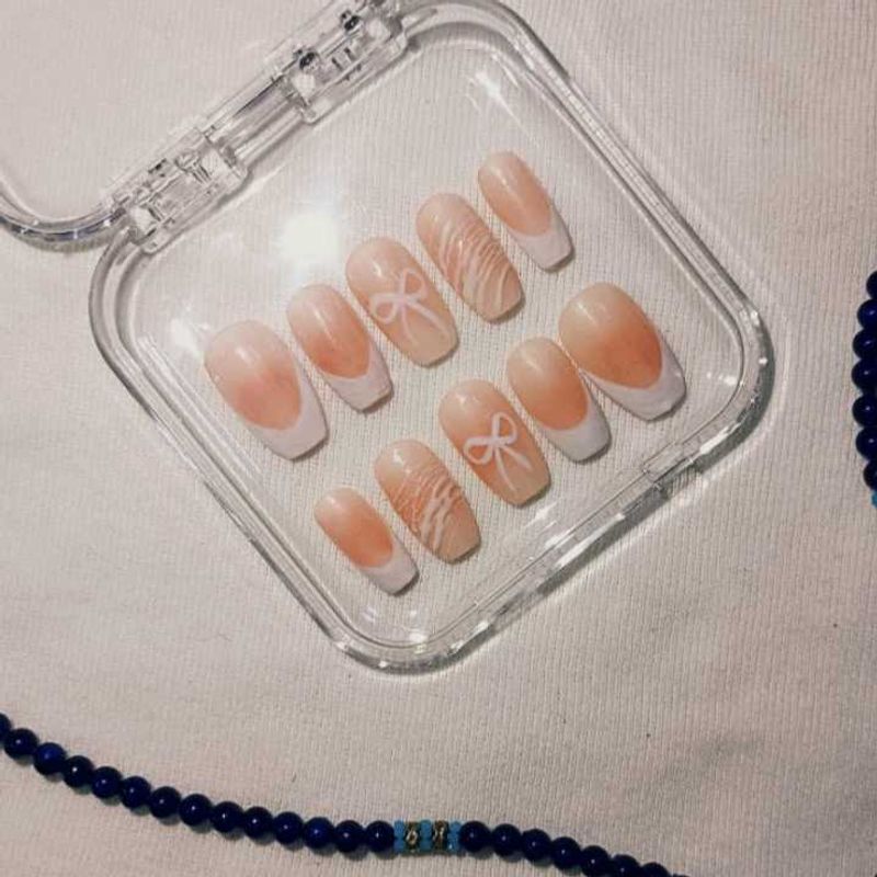 Handmade Costumized Press-On Nails with Bow Design
