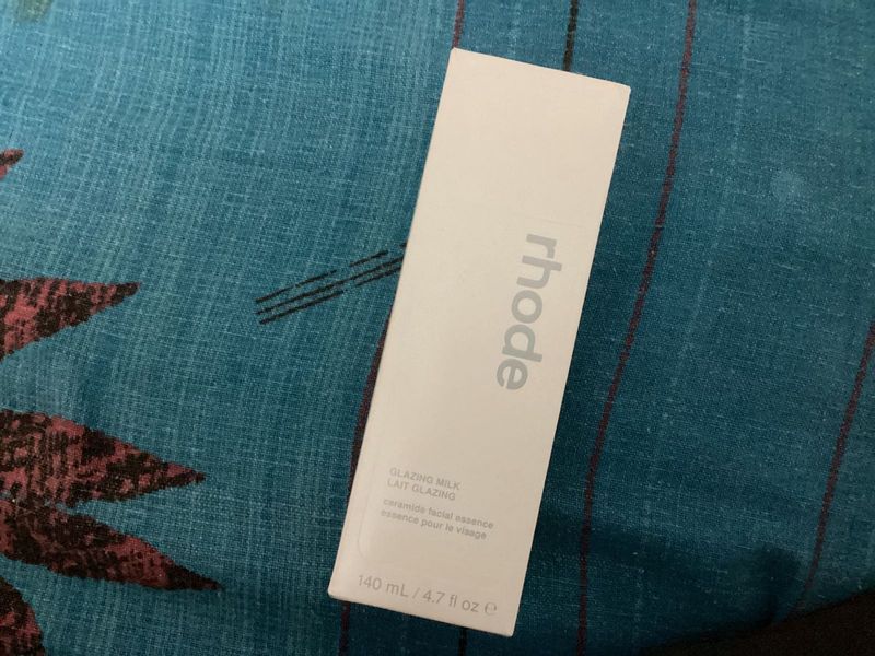 Rhode Glazing Milk Essence