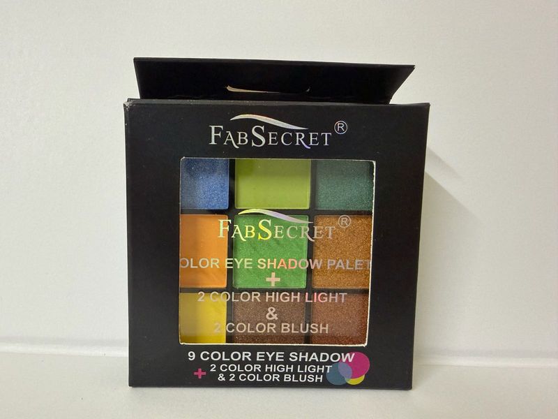 Fabsecret Eyeshadow Palette