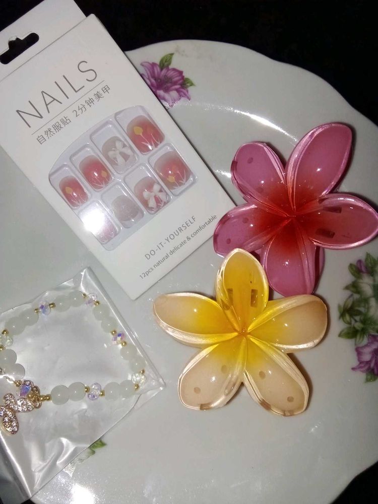 Nail Set &amp; Bracelet And Clutchers