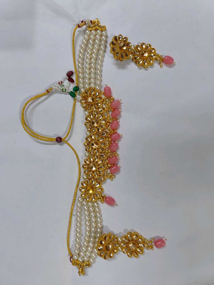 Elegant Pearl Blossom Neckpiece