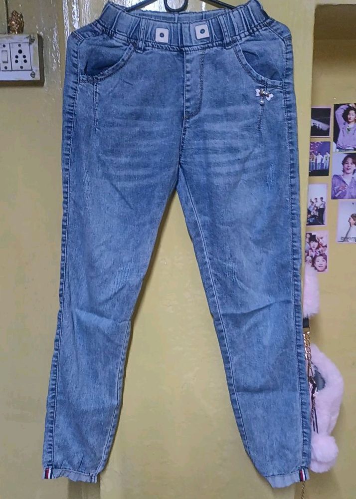 Joggers With A Bow Pin