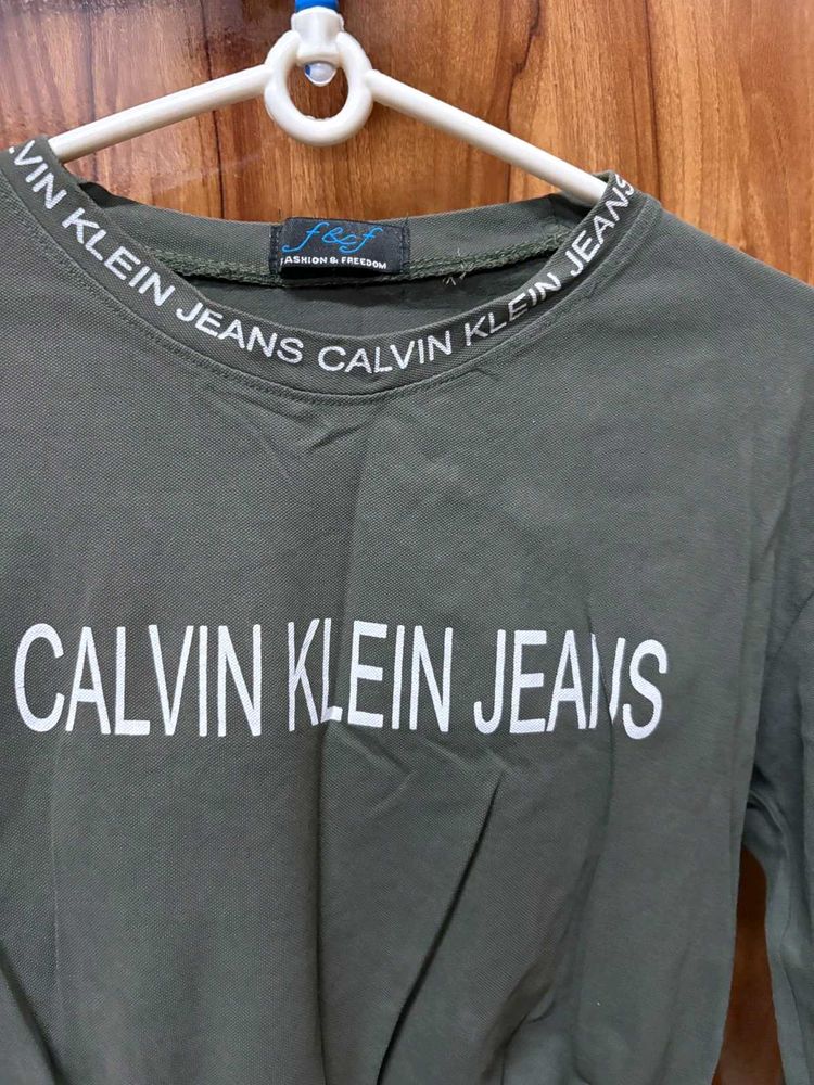 Basic Crop Tee For College Look🌻