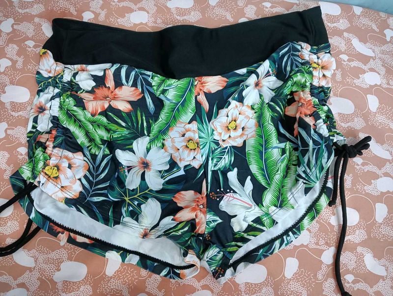 Very Hot Short💚