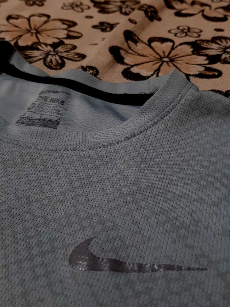 Nike T-Shirt