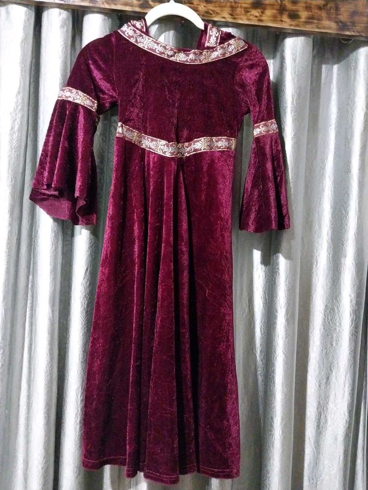 Maroon dress 👗