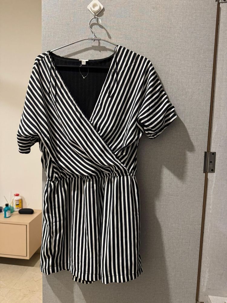 Play Suit Only Wore Once Stylish