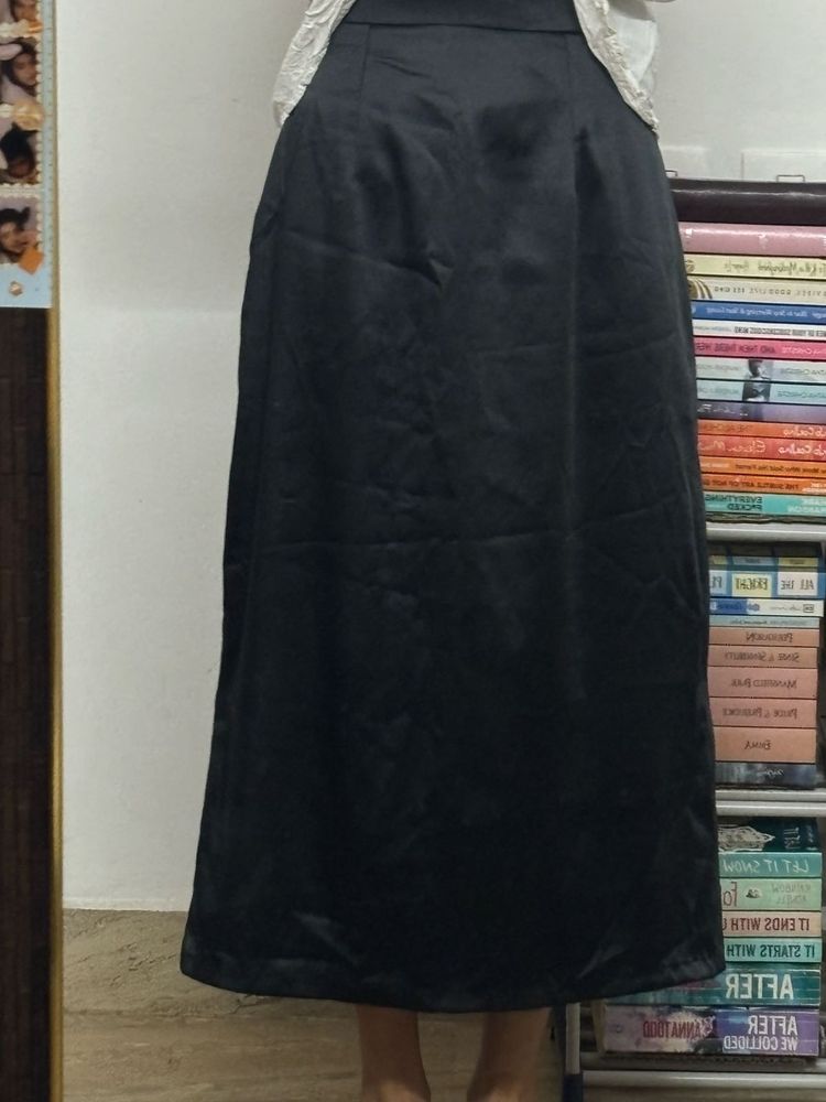 Elegant Black Midi Skirt