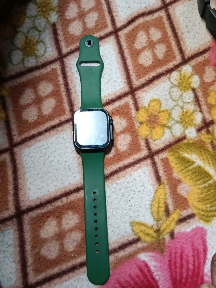 Green Smart Watch with charger