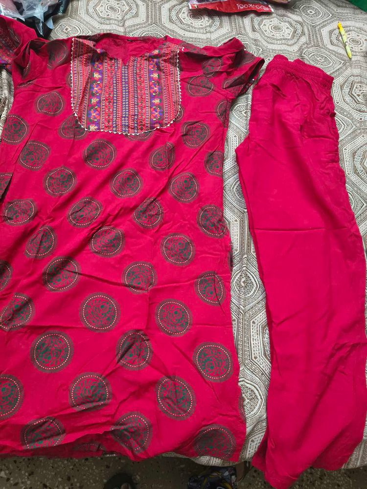 New Majenta Printed Kurta Set in xl size