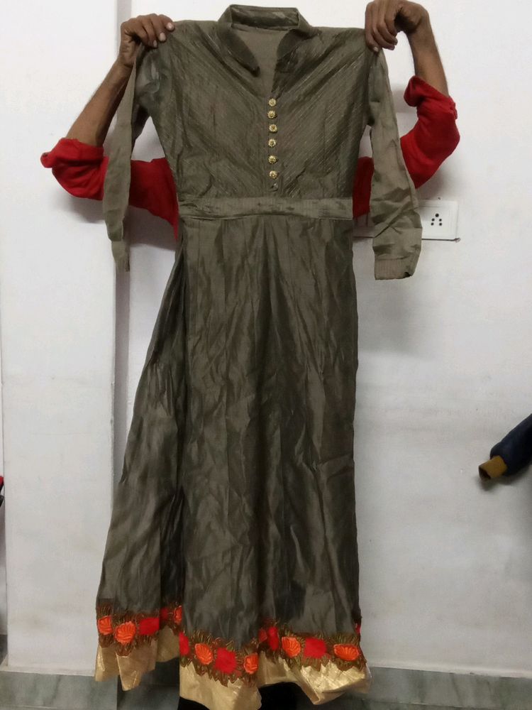 3 PIECES PARTY WEAR GOWN 😍