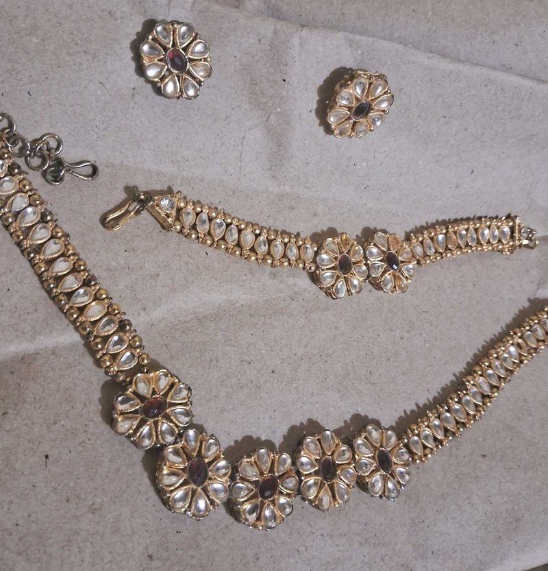 🌟 Bridal-Style Kundan Jewelry Set –