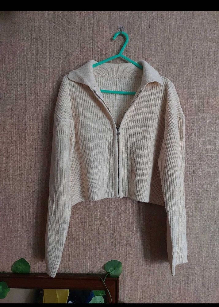 Cream Knit Zip-Up cardigan
