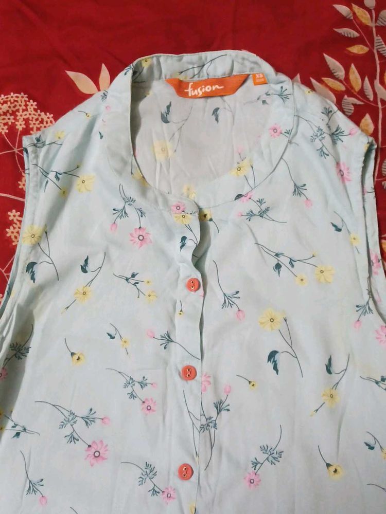 Floral Sleeveless Kurti