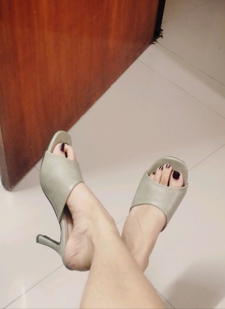 Corsica Textured Slim Heels 👠