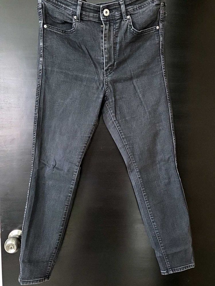 H&amp;M Stylish High Ankle Black Jegging