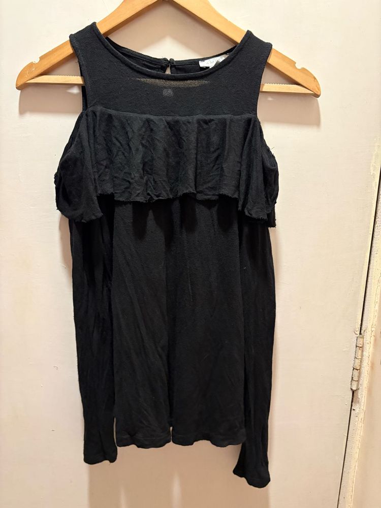 AMISU Beautiful Cold Shoulder Top