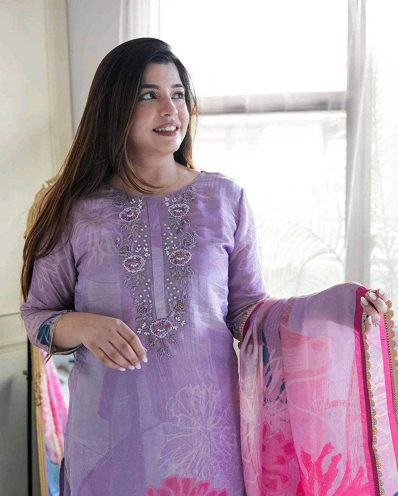 Lavender Colour Chinnon Luxury Suit Set