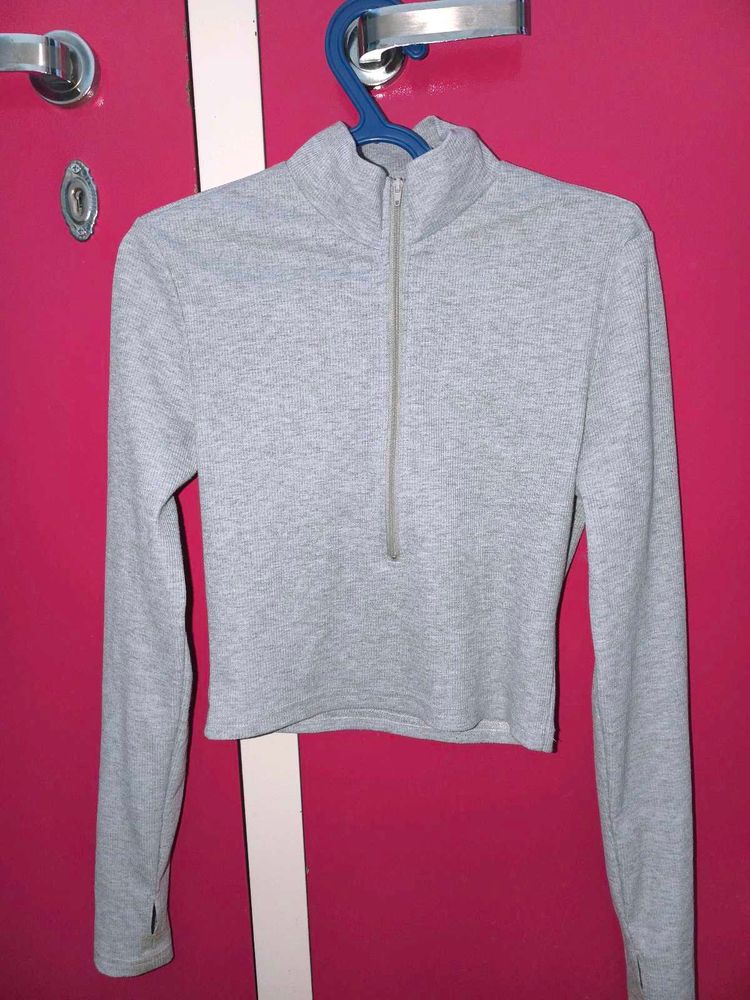 Gray Long Sleeve Crop Top
