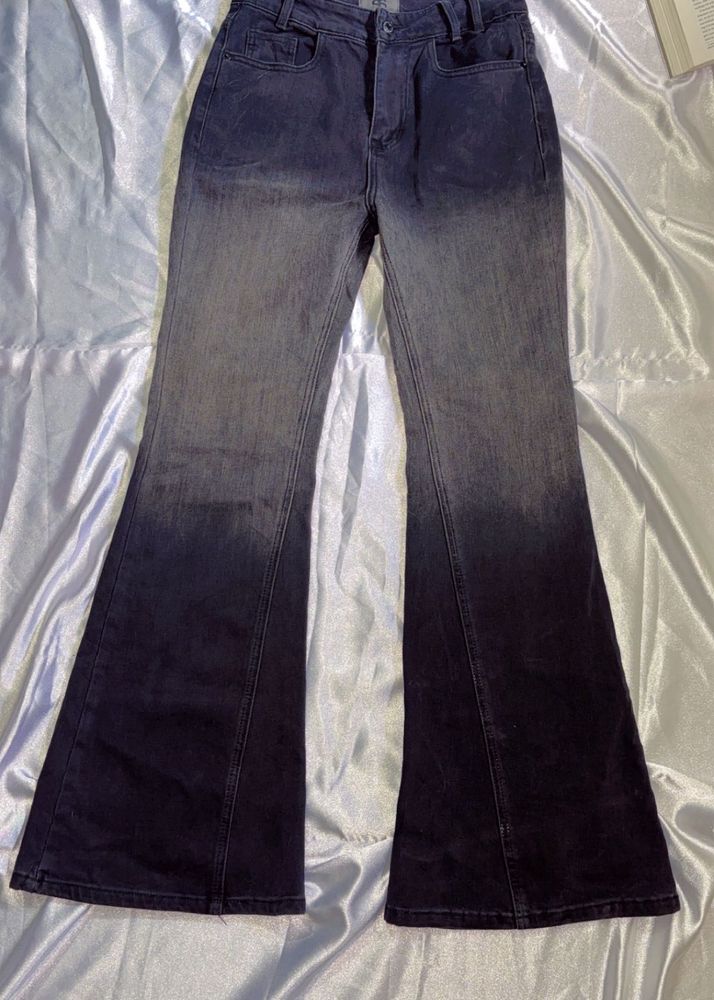 BOOTCUT JEANS