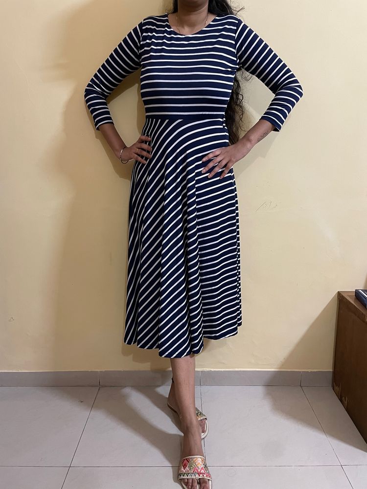 Price  Drop! Metro fasion Women flared