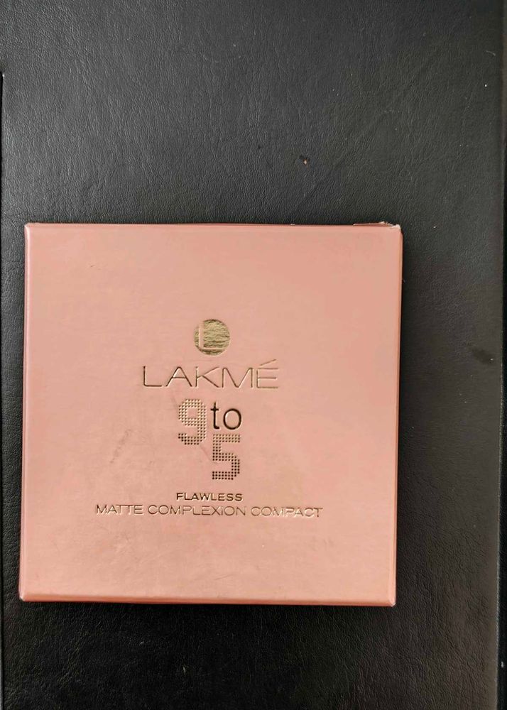 Lakme 9to5 Compact