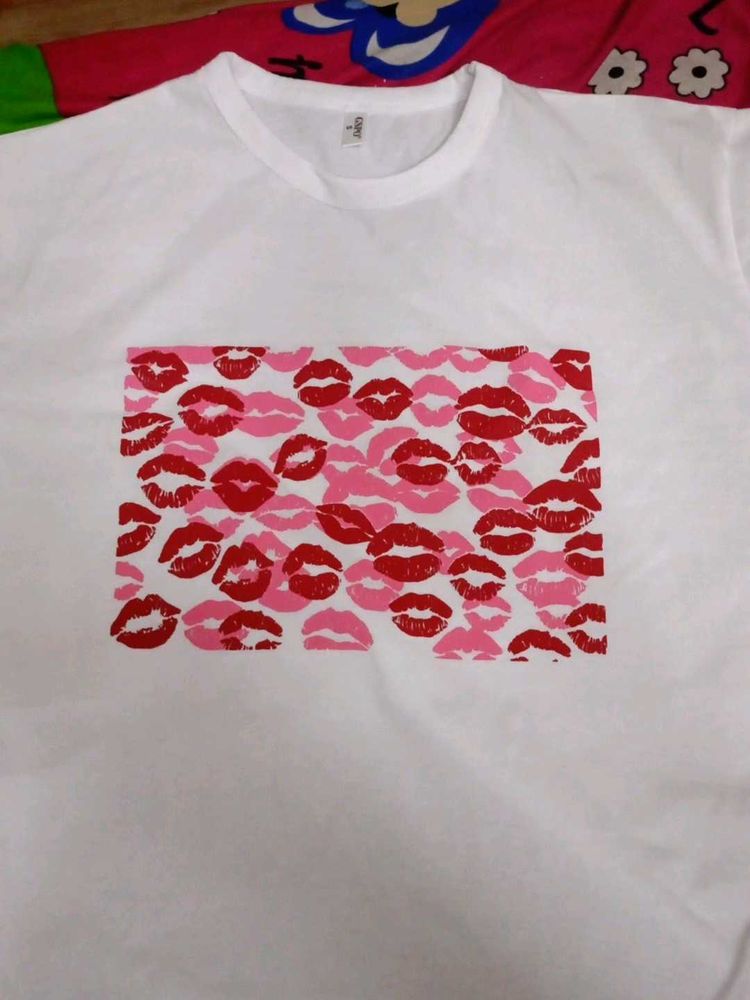 Kiss Print T-Shirt