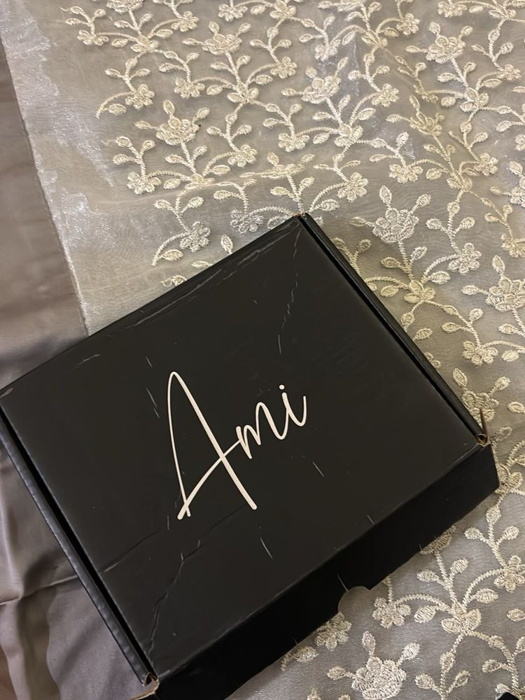 Ami earring set