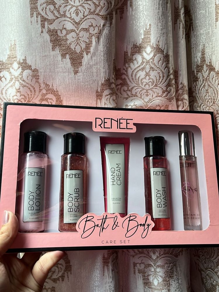 Bath &amp; Body Care Set + Freebie 🎁