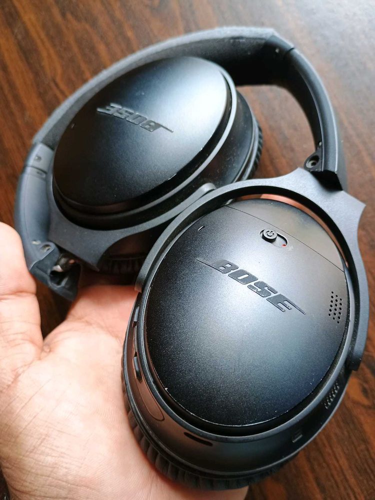 Bose Quiet Comfort QC 35 AnC Headphones .