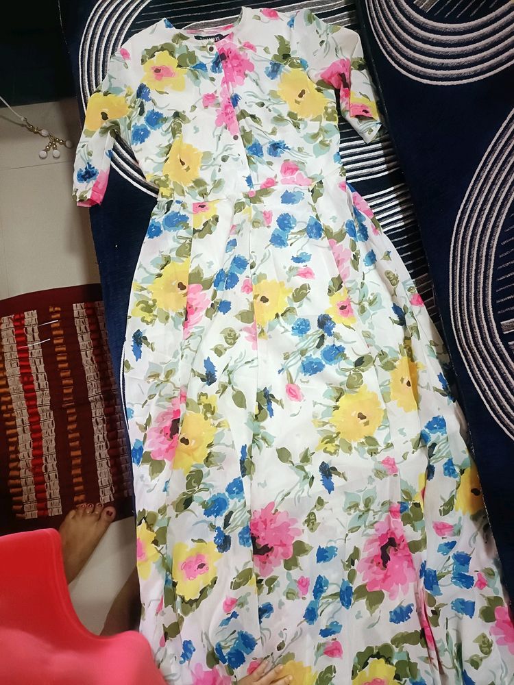 30 To 32 Inch Bust Size Floral Print White Gown