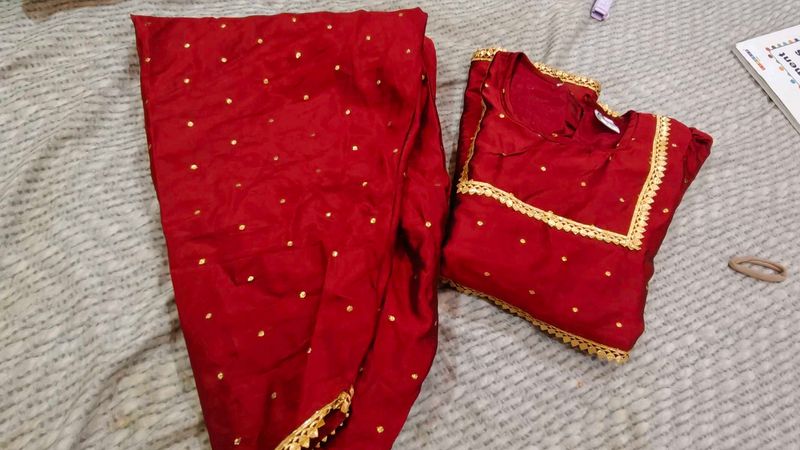 Red &amp; Gold Kurta Set