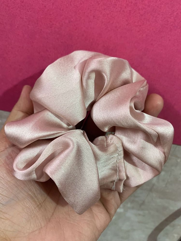 4 Satin Scrunchies