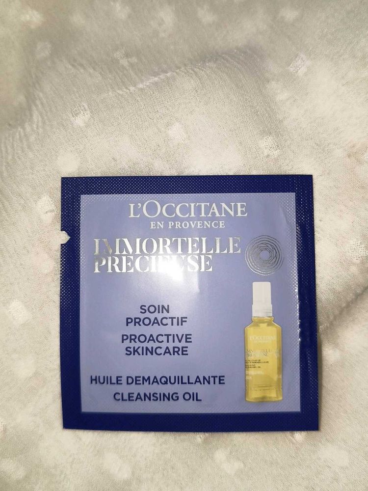L'Occitane Cleansing Oil Sample 1 ml