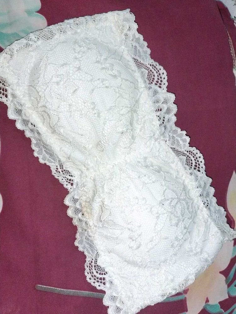 White Padded Tube Braaa Gud Condition