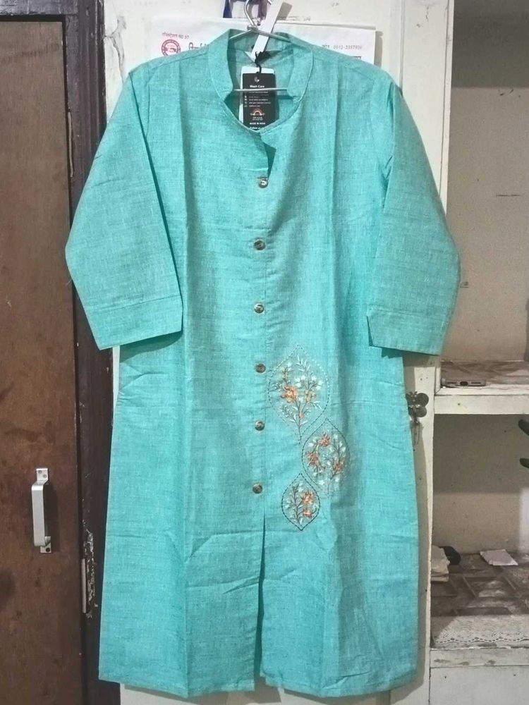 Green Kurta tag M hai but S size vale le