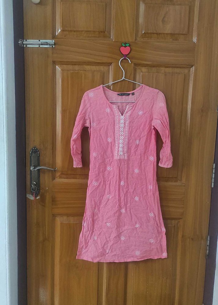 Straight Aavasa Kurta