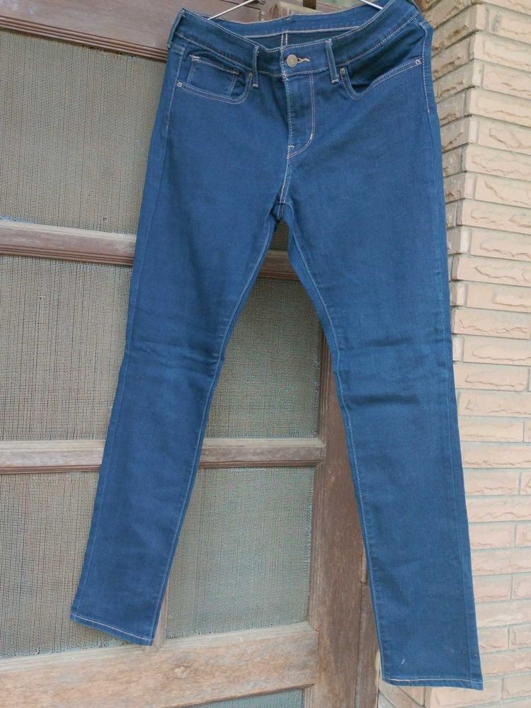 Levi&#39;s Dark Wash Skinny Jeans